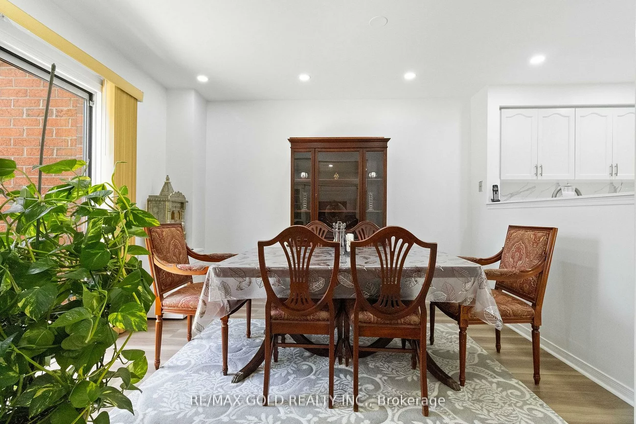 40, Blue Spruce, Sandringham-Wellington, Brampton