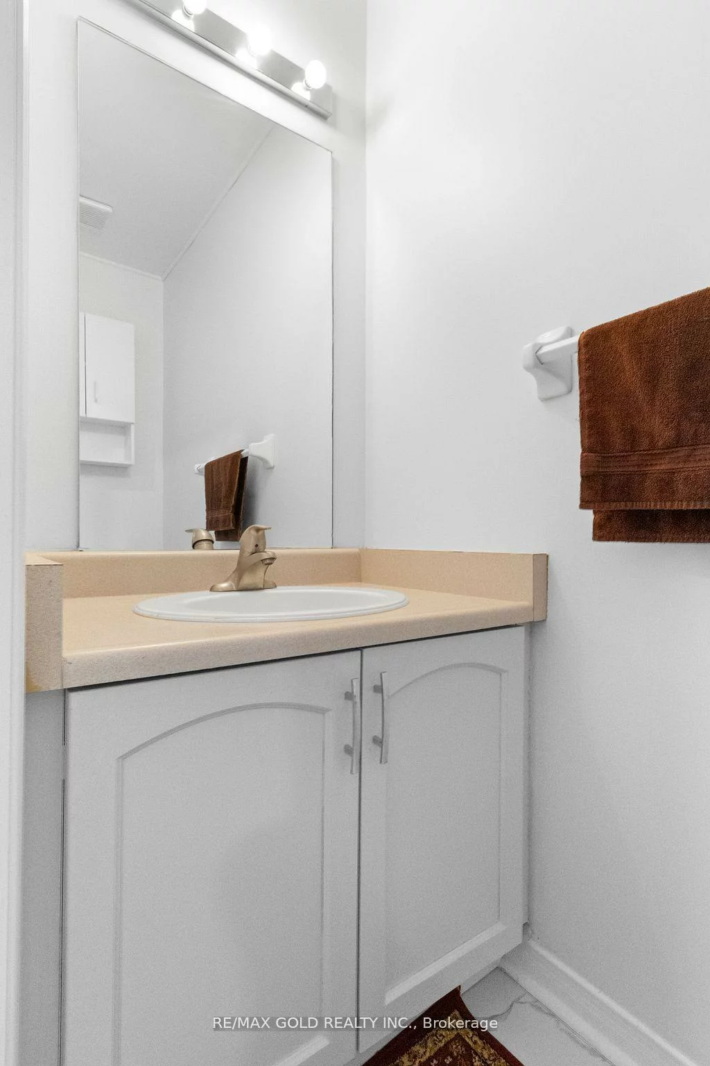 40, Blue Spruce, Sandringham-Wellington, Brampton