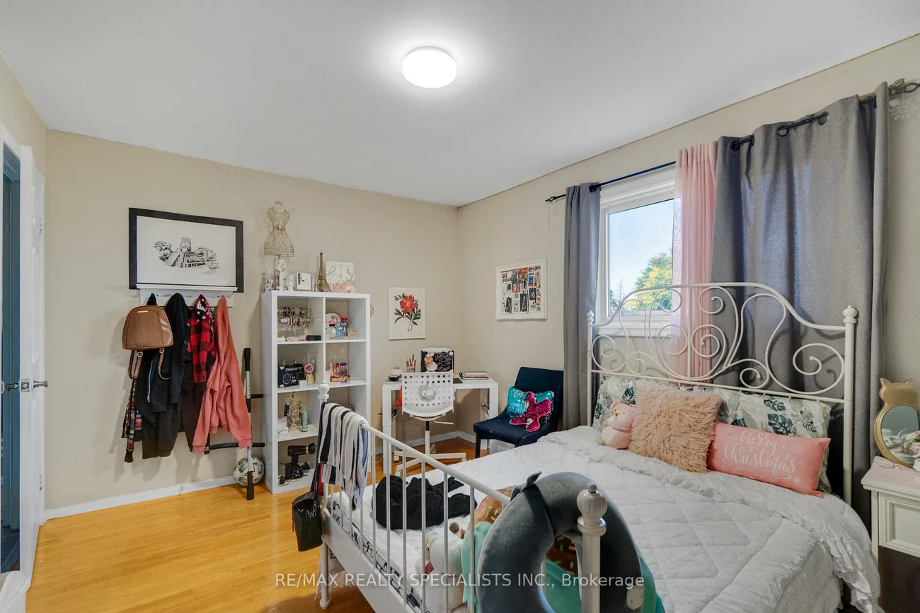 8, Malcolm, Central Park, Brampton