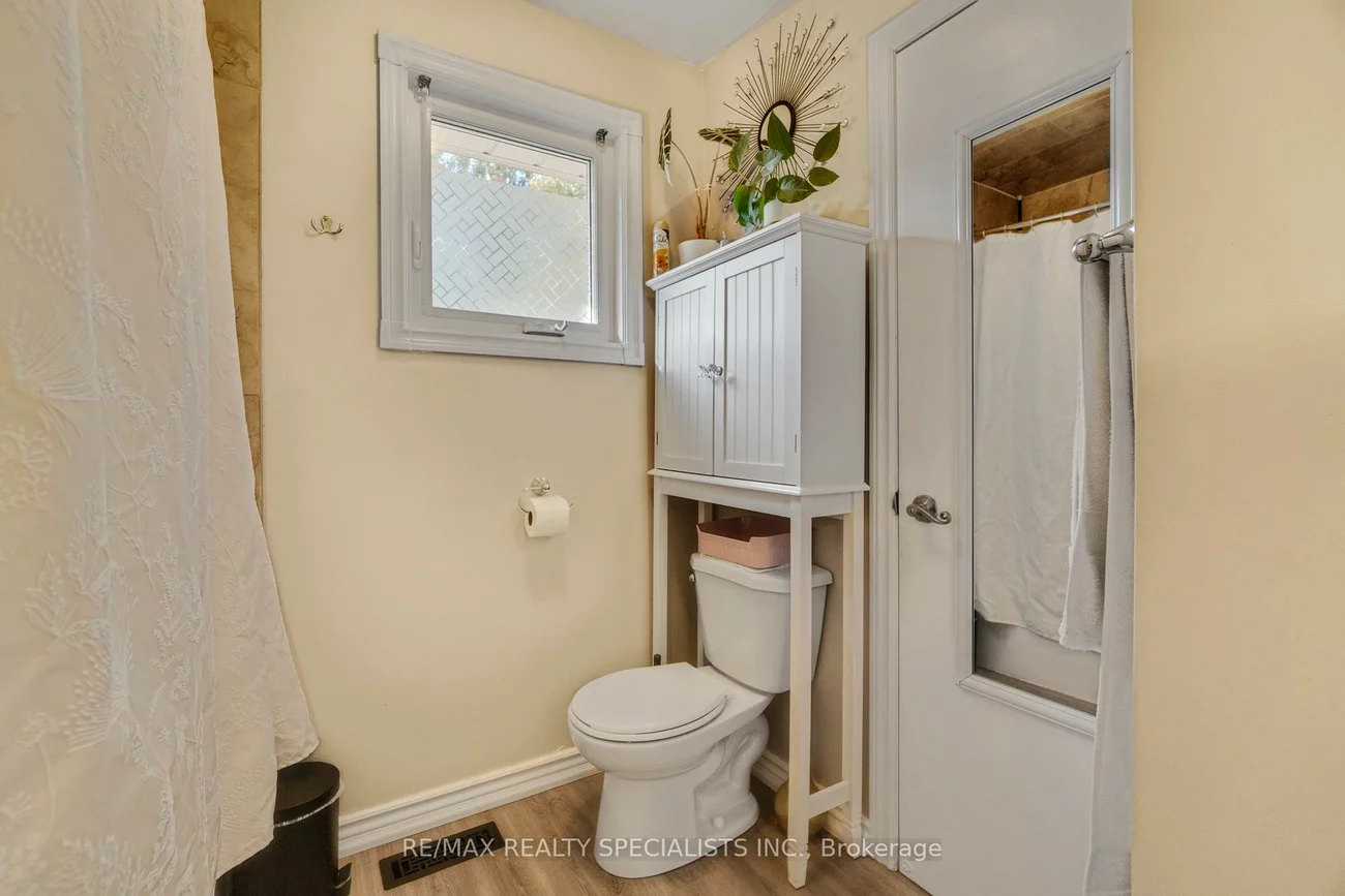 8, Malcolm, Central Park, Brampton