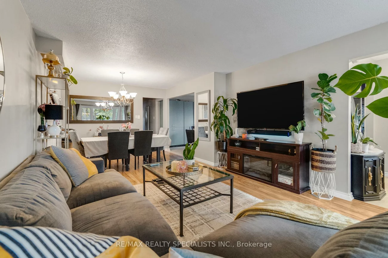 8, Malcolm, Central Park, Brampton