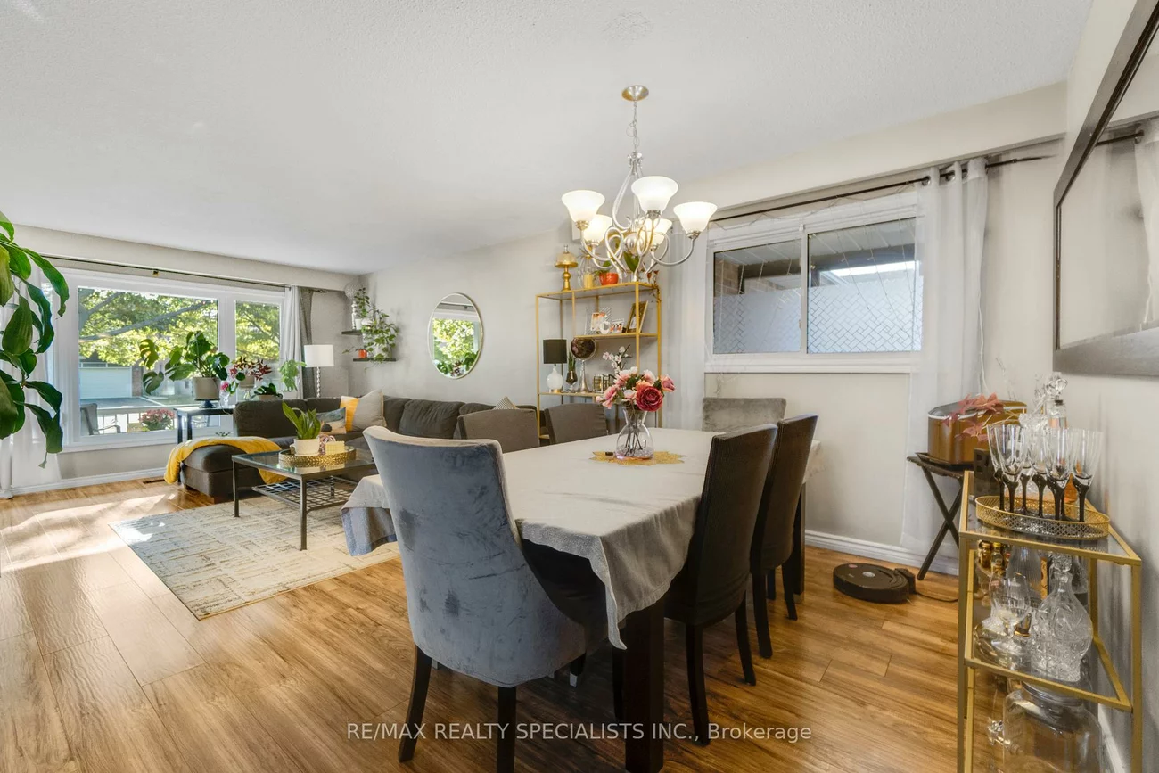 8, Malcolm, Central Park, Brampton