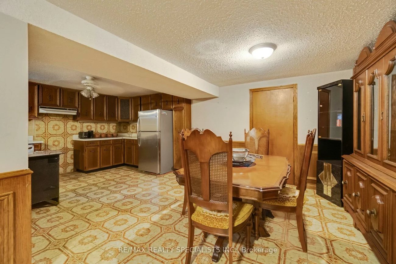 8, Malcolm, Central Park, Brampton