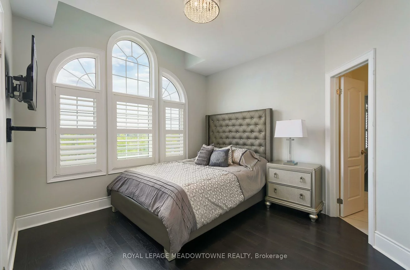 1, Royal West, Credit Valley, Brampton