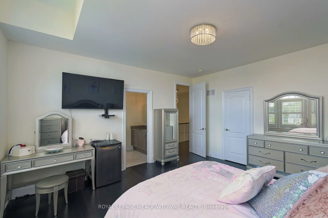 1, Royal West, Credit Valley, Brampton