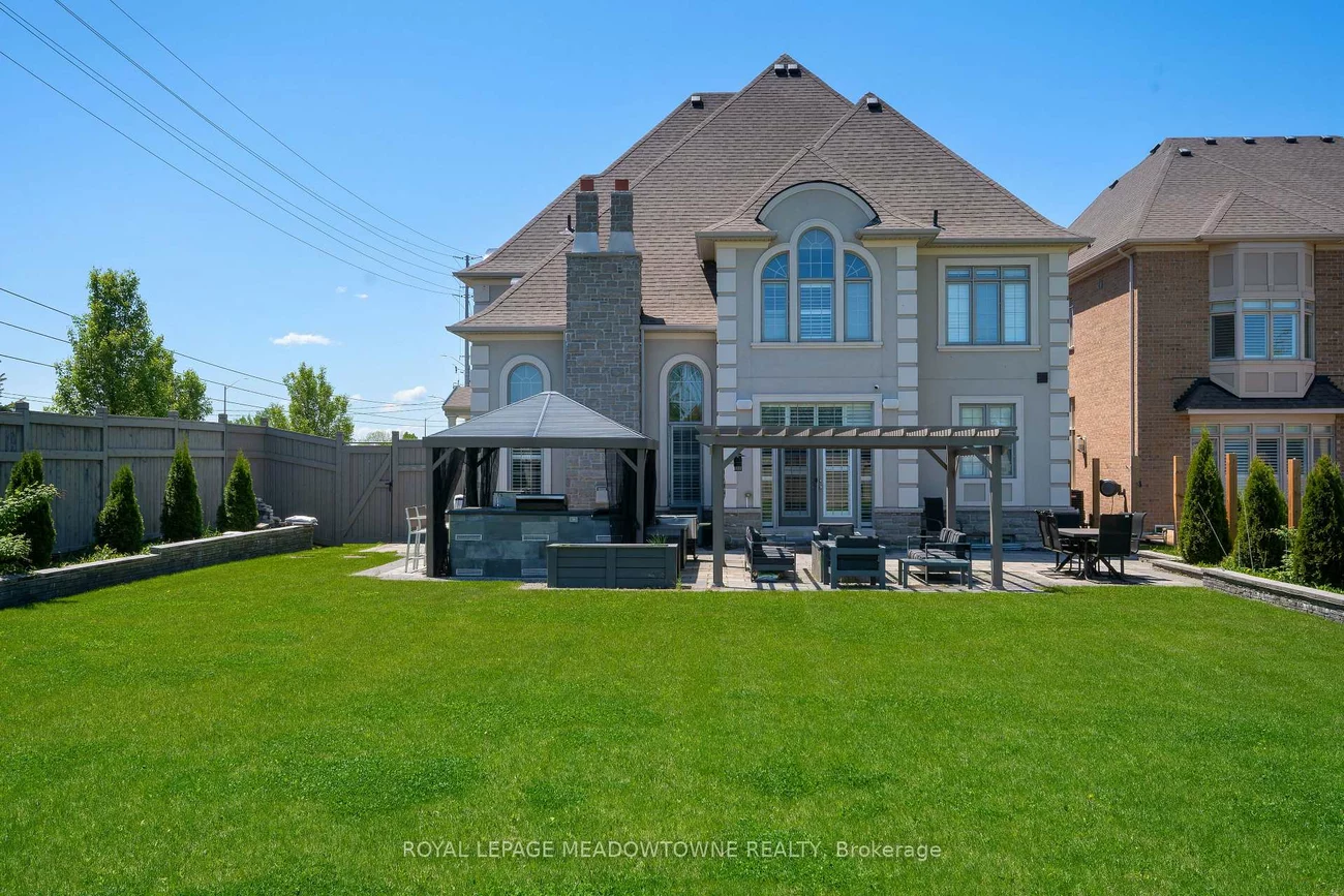 1, Royal West, Credit Valley, Brampton