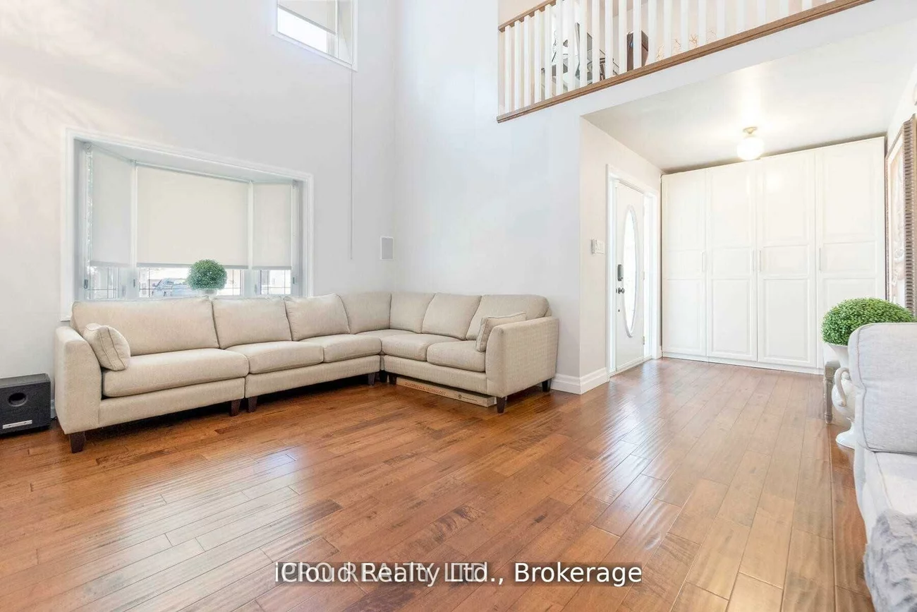 18, Sunset, Brampton West, Brampton