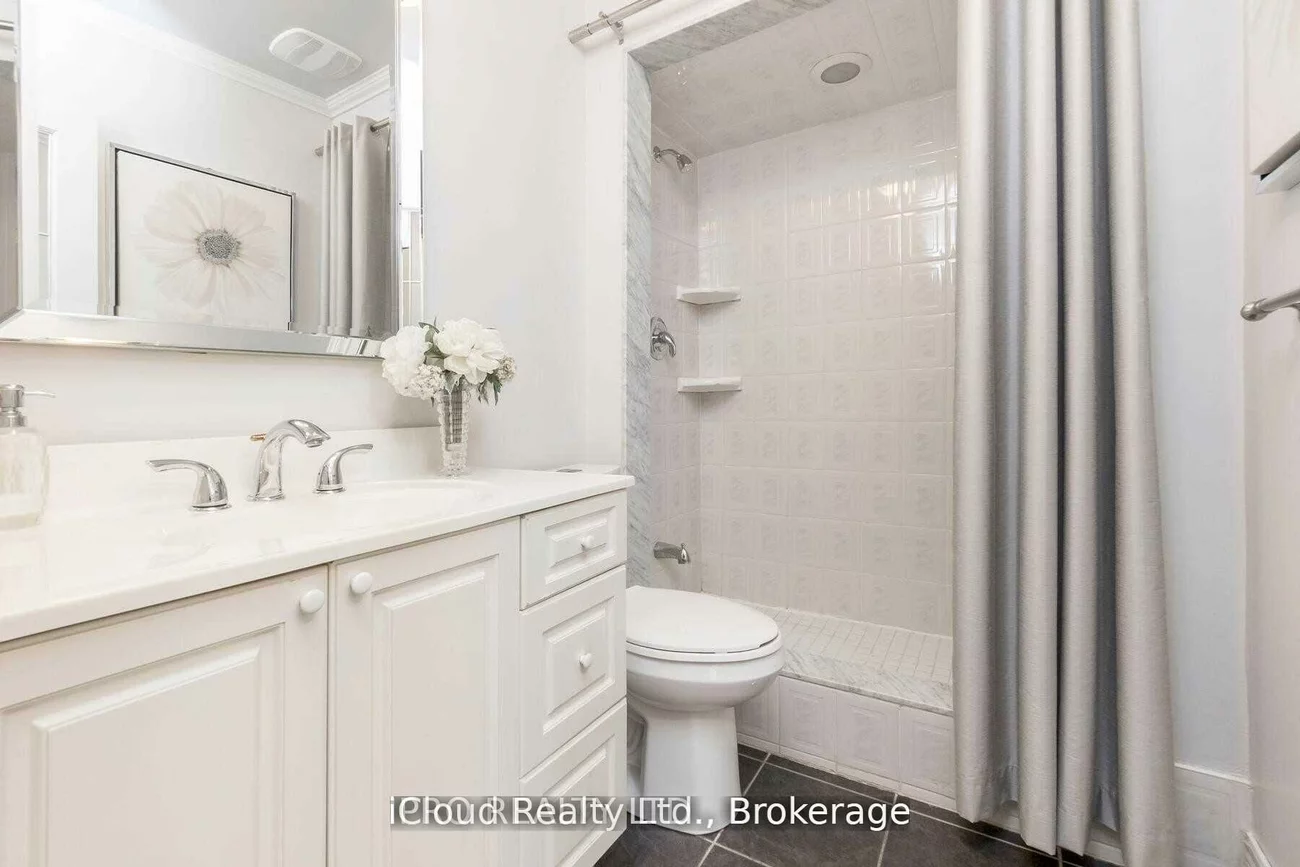 18, Sunset, Brampton West, Brampton