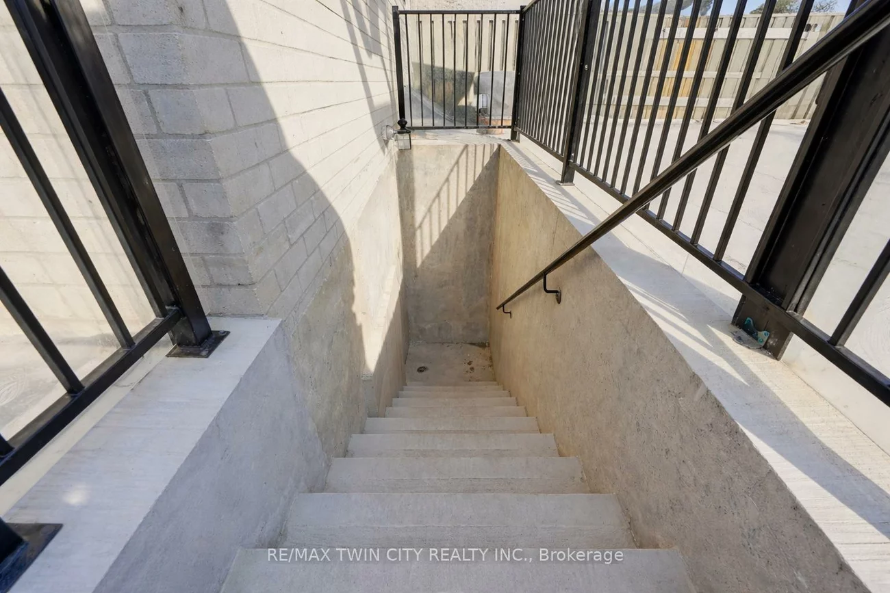 25, Seaborn, Madoc, Brampton