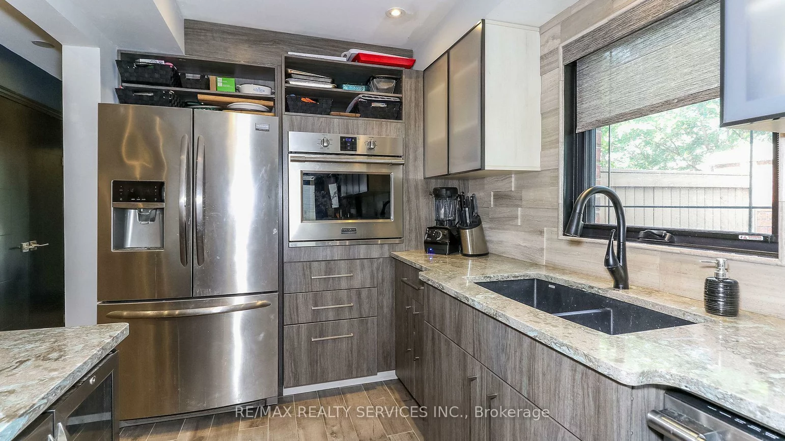 20, Manett, Brampton West, Brampton