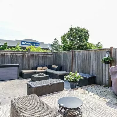 20, Manett, Brampton West, Brampton