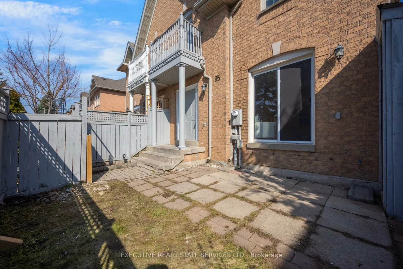 95, Yellow Brick, Brampton North, Brampton