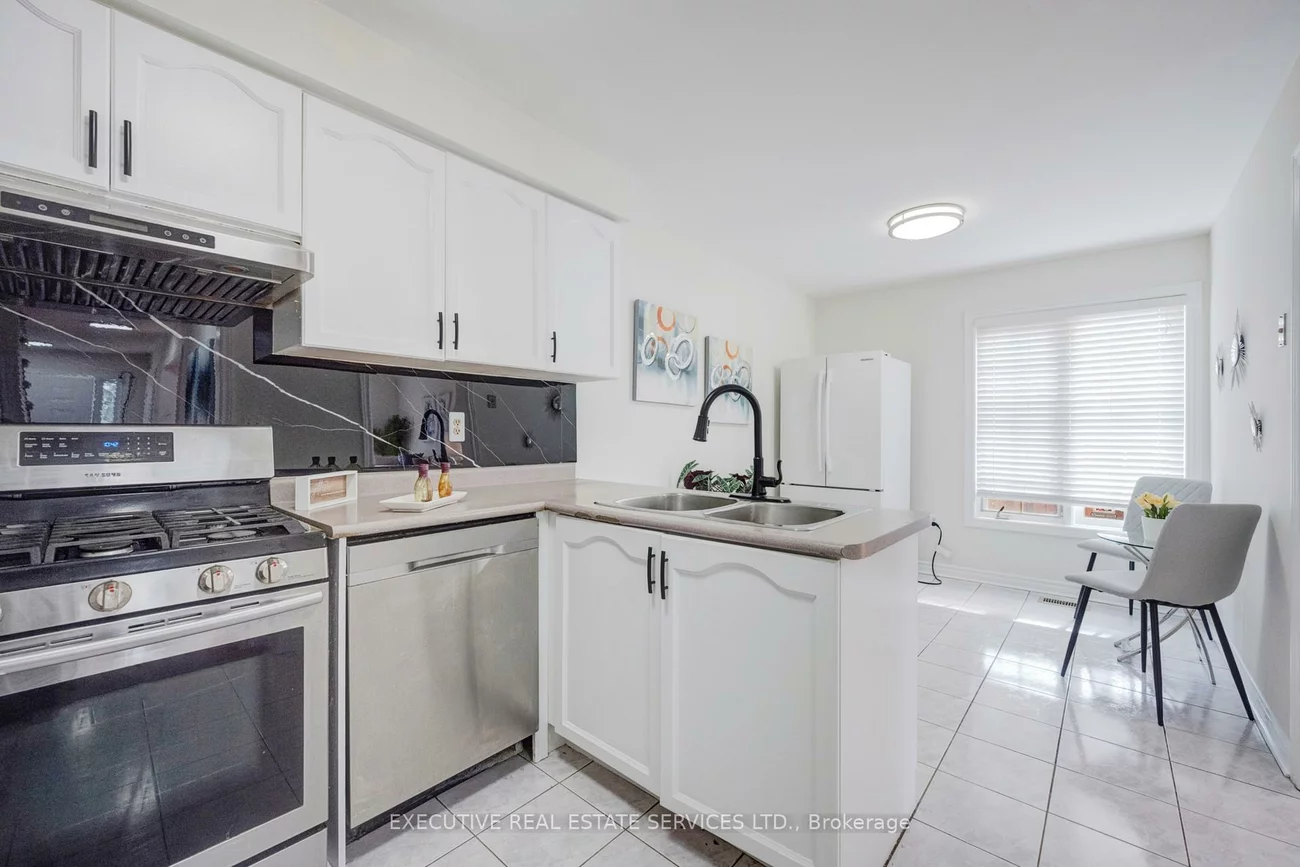 95, Yellow Brick, Brampton North, Brampton