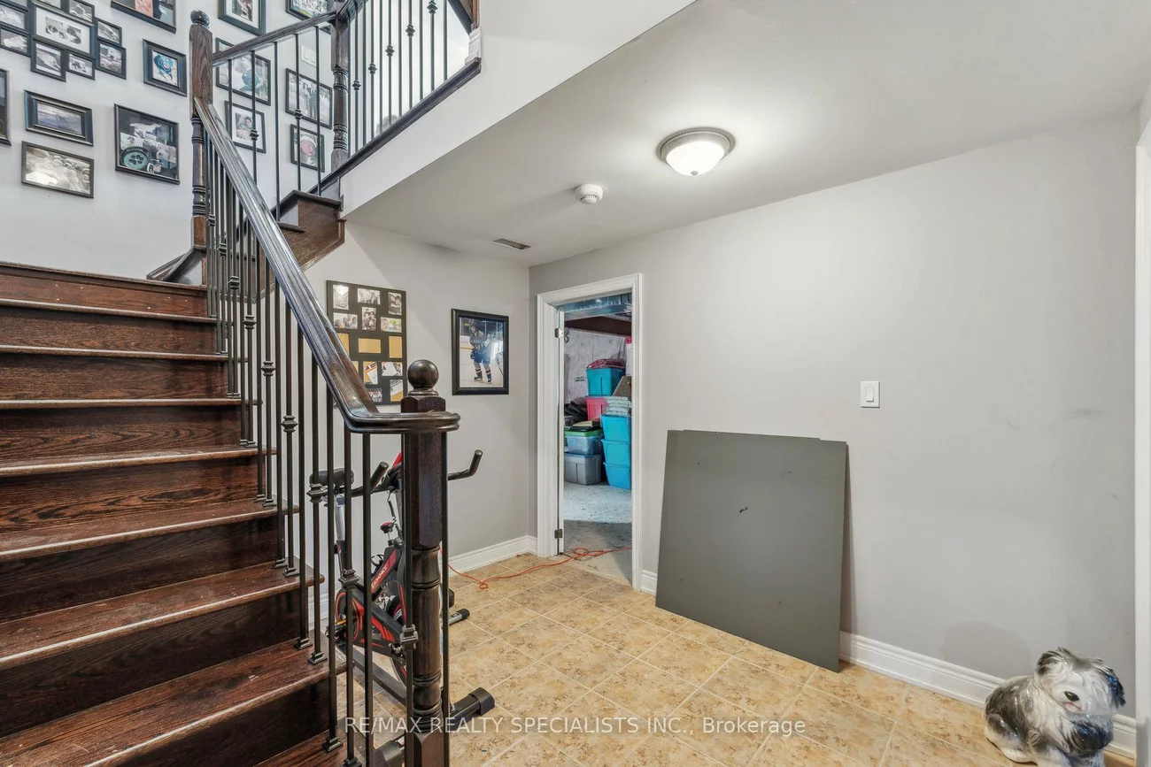 9, Flanders, Credit Valley, Brampton