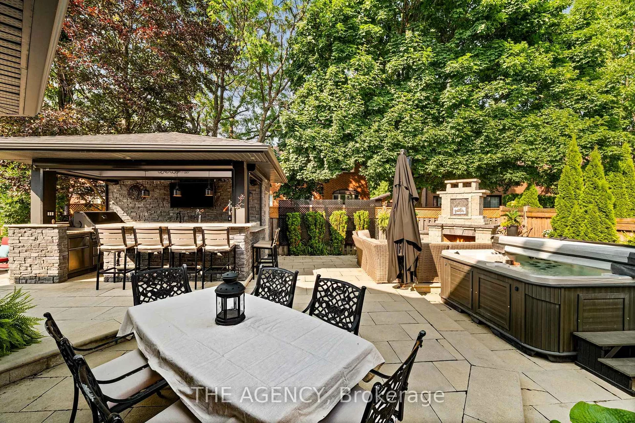 7, Stonegate, Snelgrove, Brampton