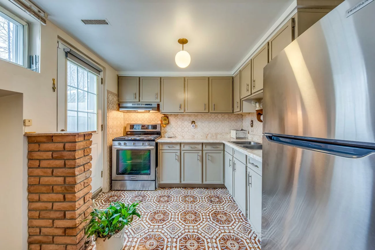 37, Prouse, Brampton North, Brampton