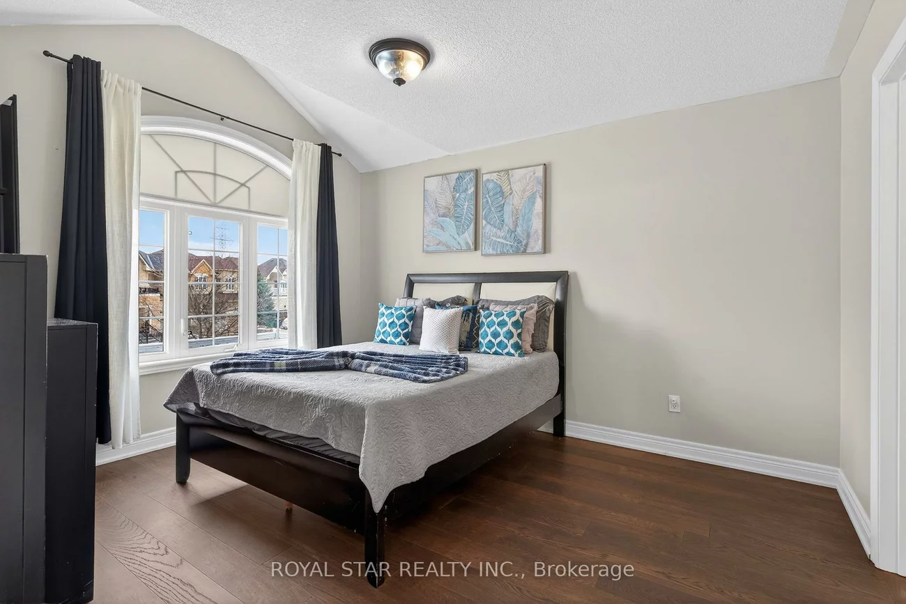 10, Solidarity, Bram West, Brampton