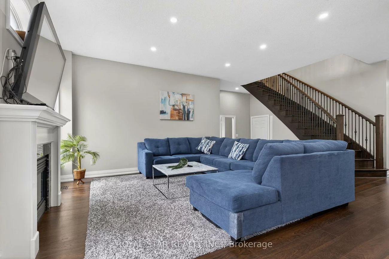 10, Solidarity, Bram West, Brampton