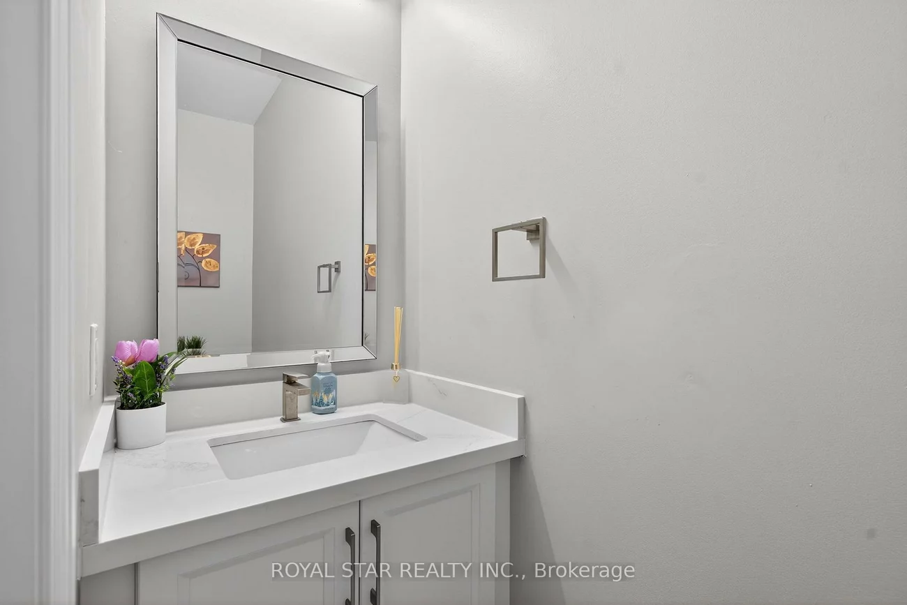 10, Solidarity, Bram West, Brampton