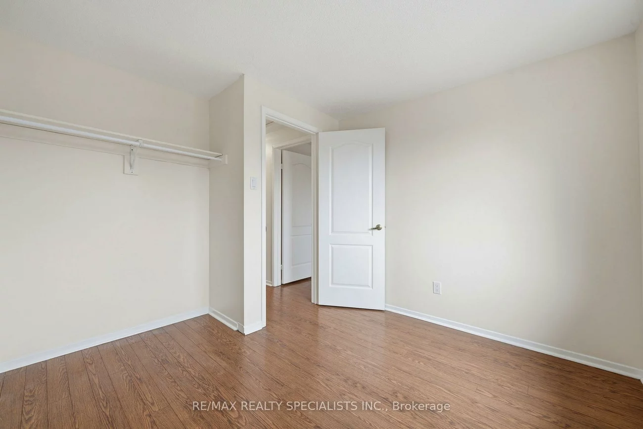 44, Fanshawe, Heart Lake West, Brampton