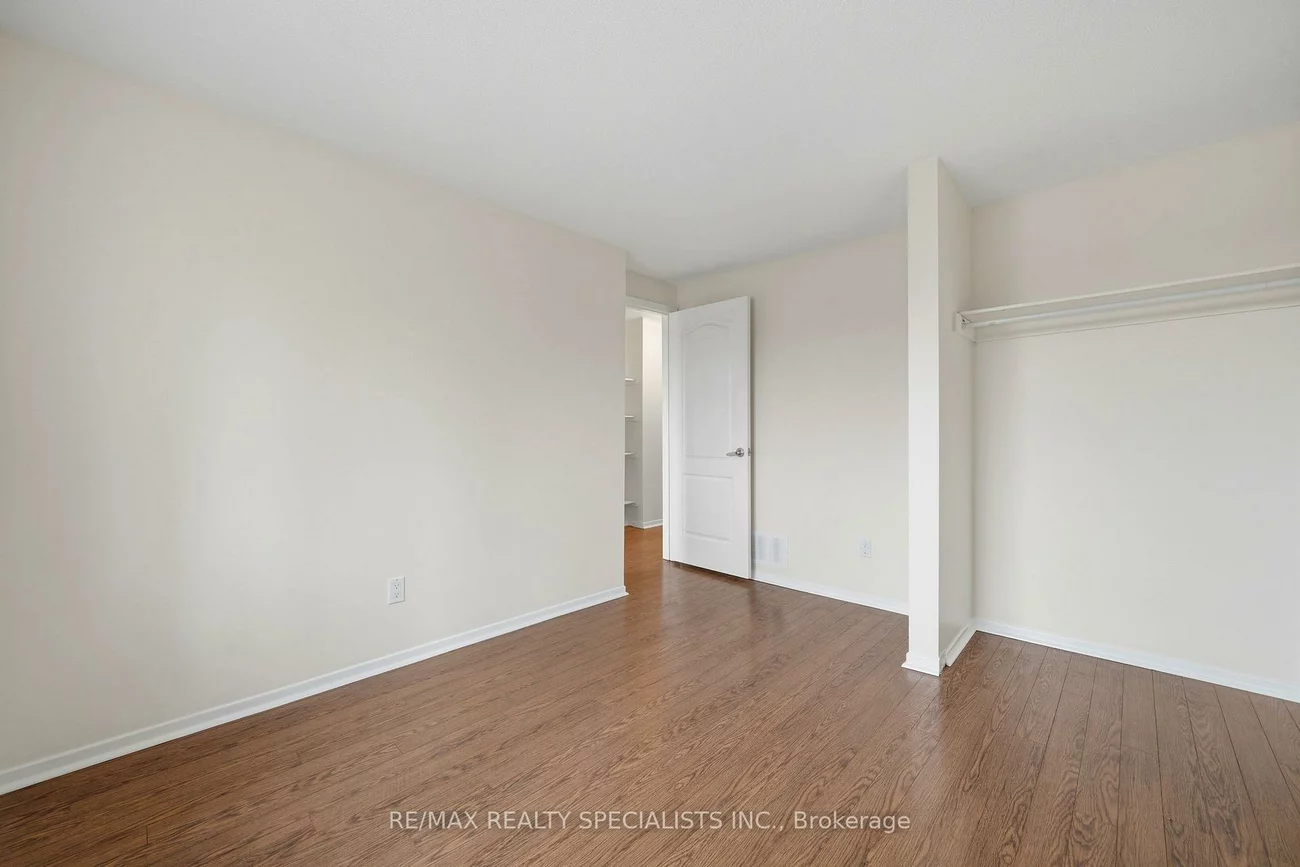 44, Fanshawe, Heart Lake West, Brampton