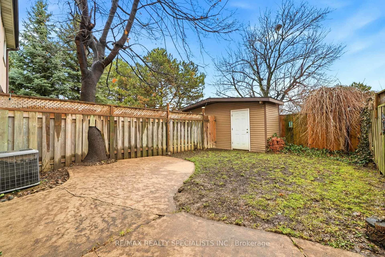 44, Fanshawe, Heart Lake West, Brampton