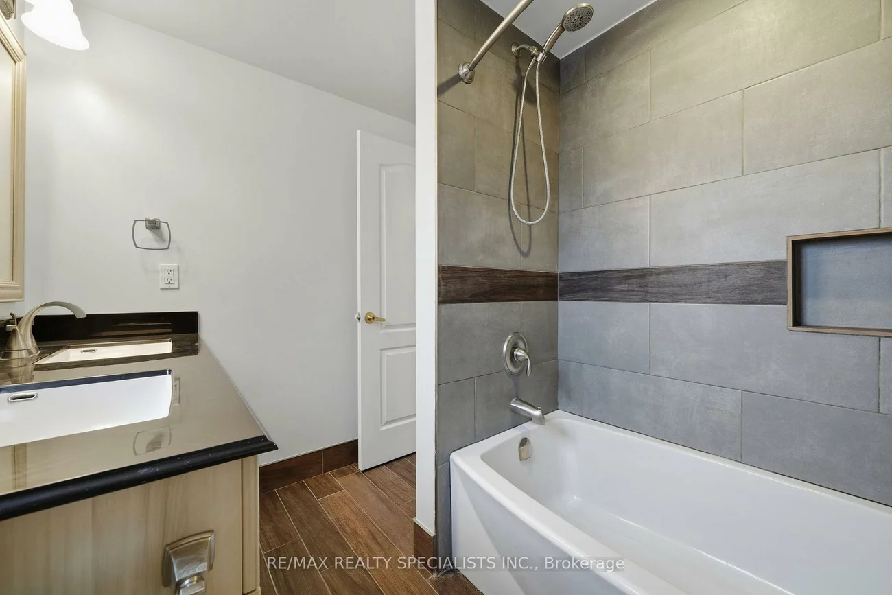 44, Fanshawe, Heart Lake West, Brampton