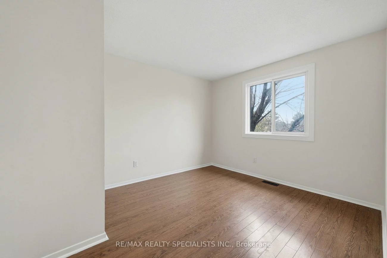 44, Fanshawe, Heart Lake West, Brampton