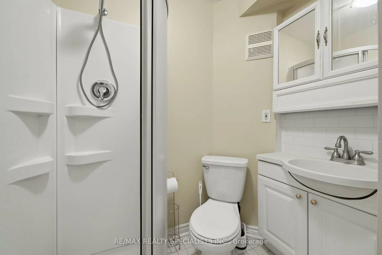 44, Fanshawe, Heart Lake West, Brampton