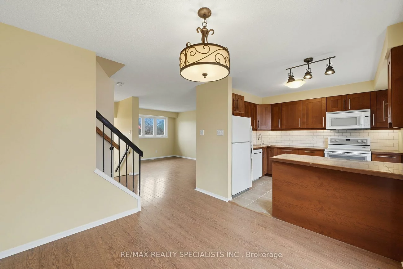 44, Fanshawe, Heart Lake West, Brampton