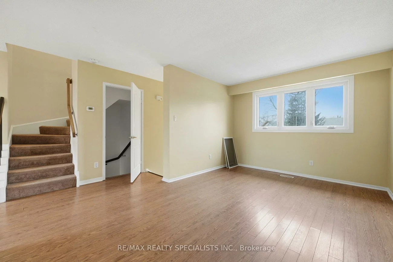 44, Fanshawe, Heart Lake West, Brampton