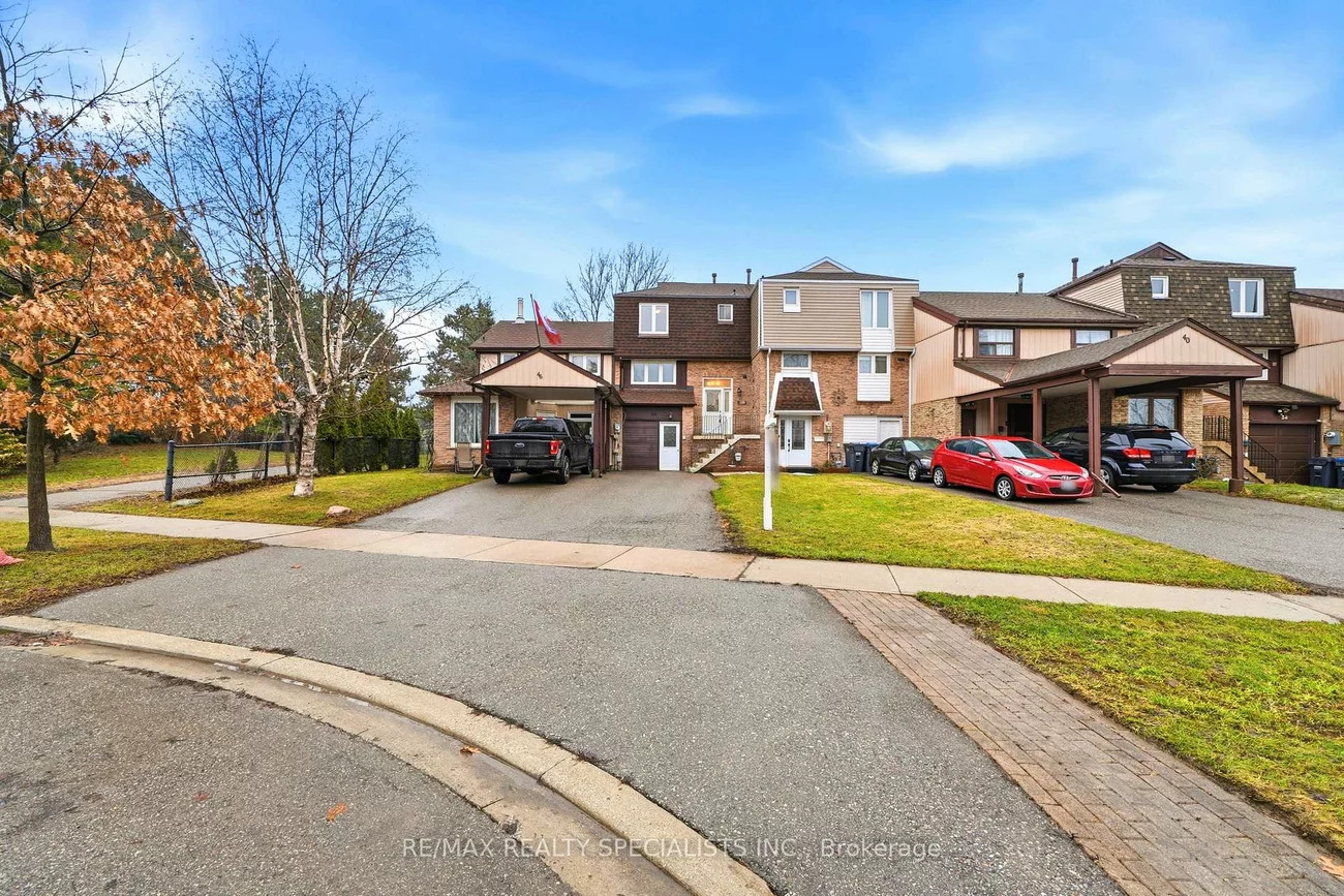 44, Fanshawe, Heart Lake West, Brampton