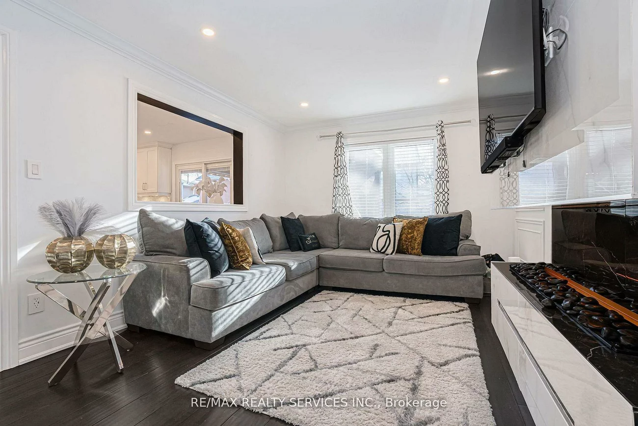 18, Creekview, Heart Lake West, Brampton