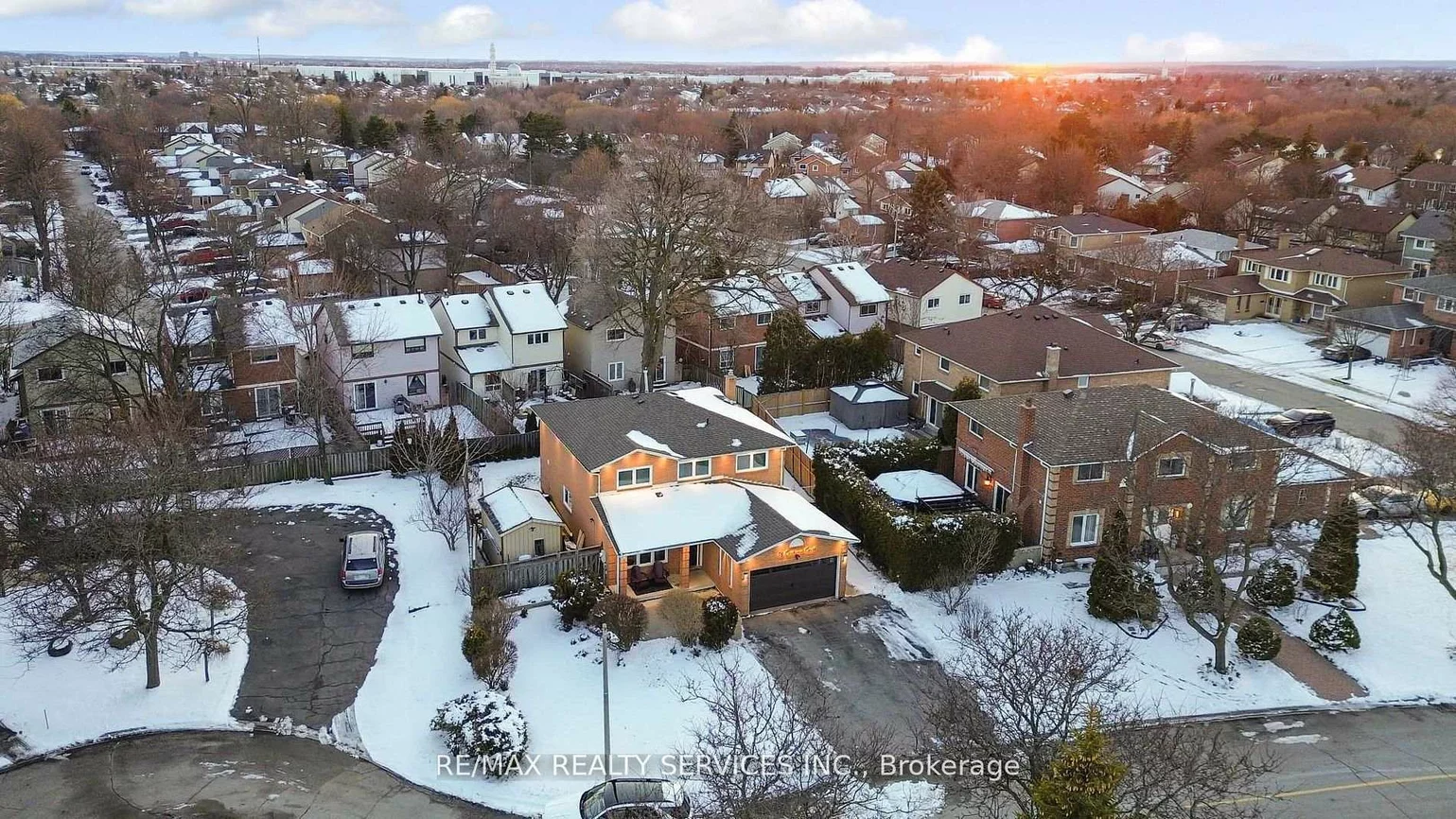 18, Creekview, Heart Lake West, Brampton