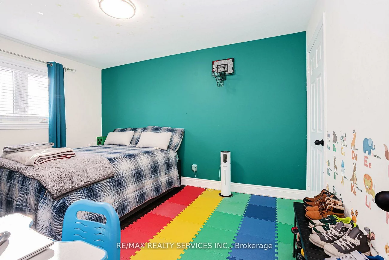 18, Creekview, Heart Lake West, Brampton