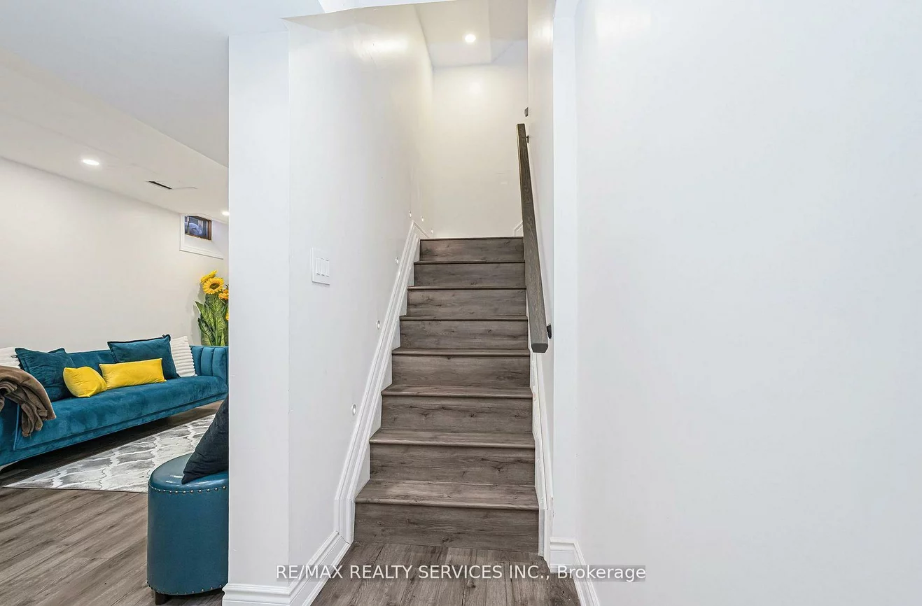 18, Creekview, Heart Lake West, Brampton