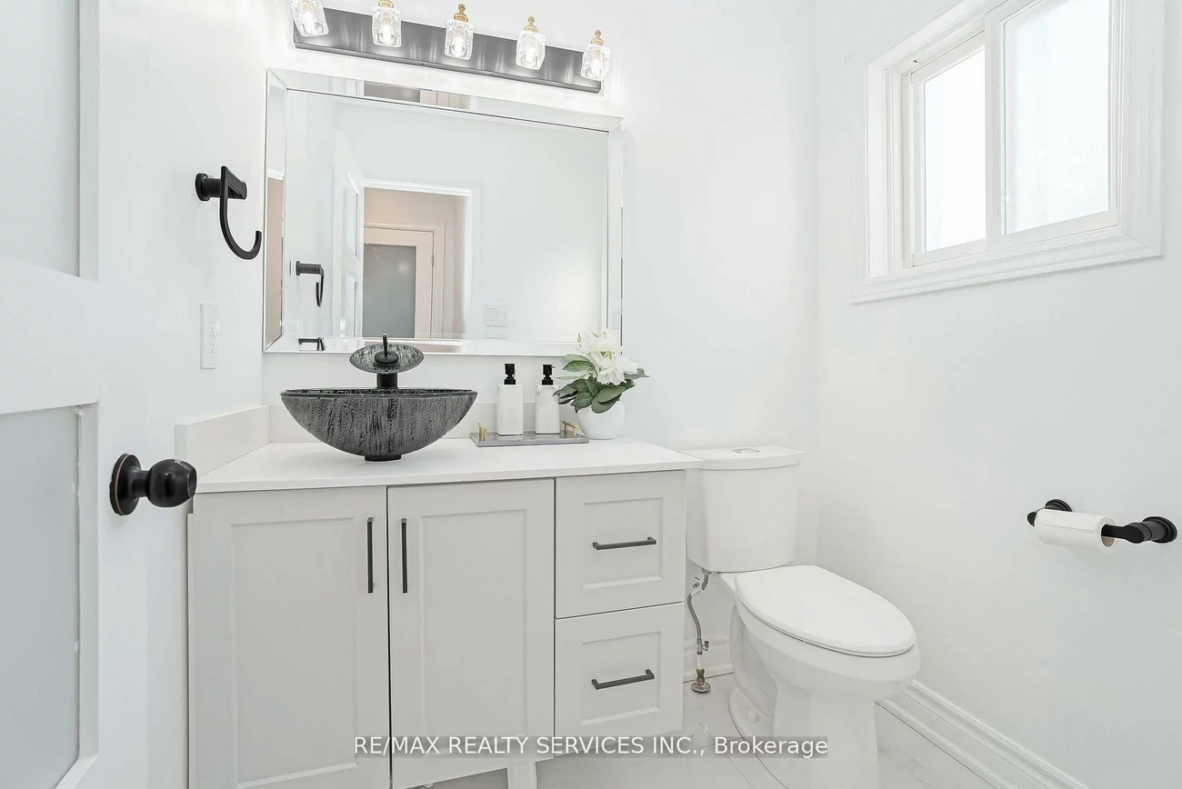 18, Creekview, Heart Lake West, Brampton