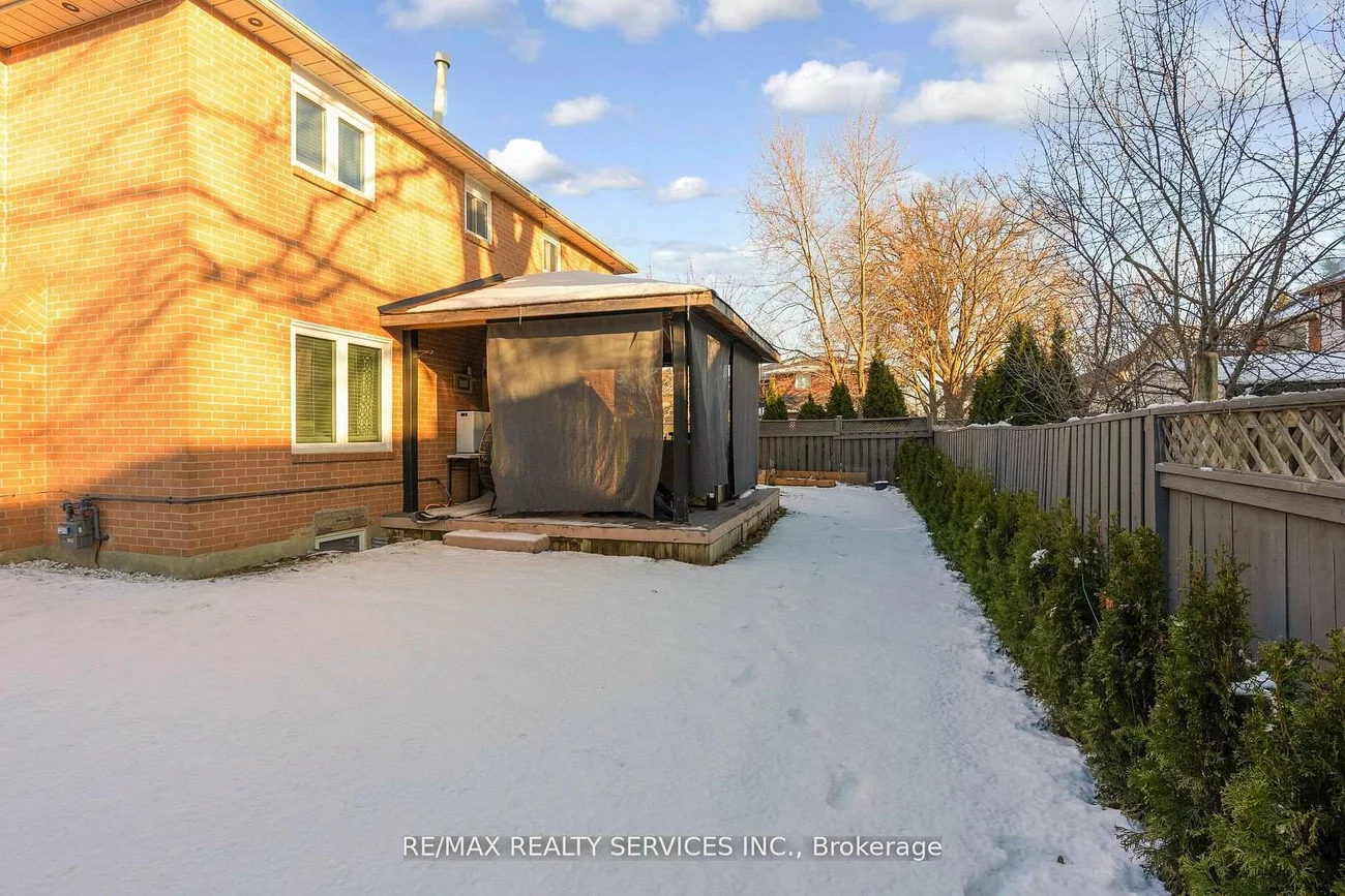 18, Creekview, Heart Lake West, Brampton