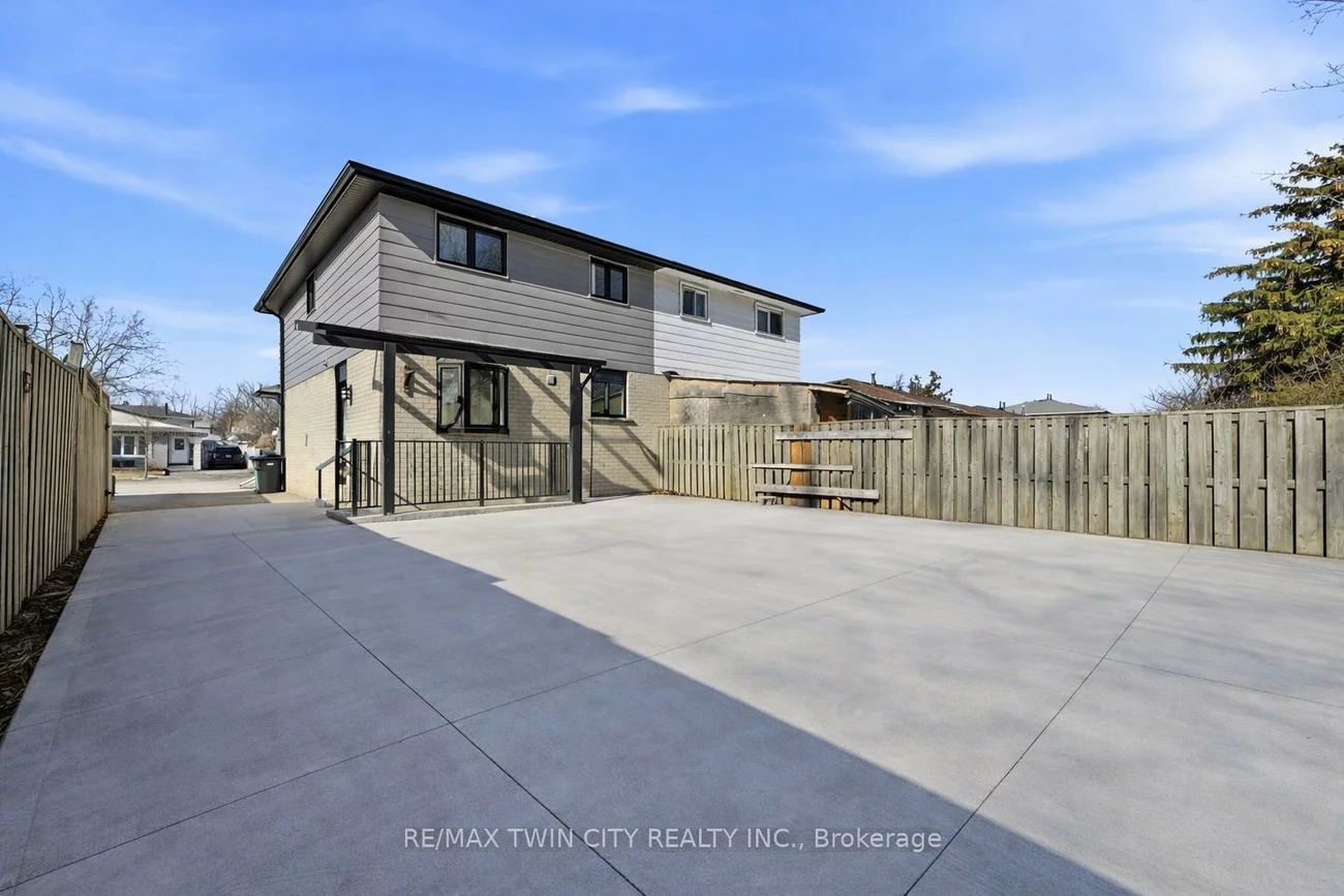 25, Seaborn, Madoc, Brampton