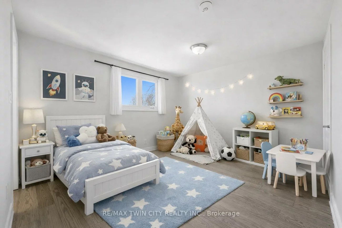 25, Seaborn, Madoc, Brampton