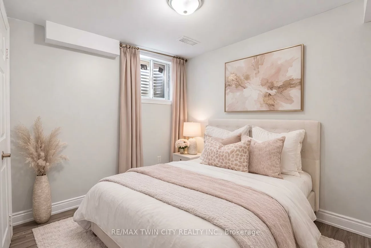 25, Seaborn, Madoc, Brampton