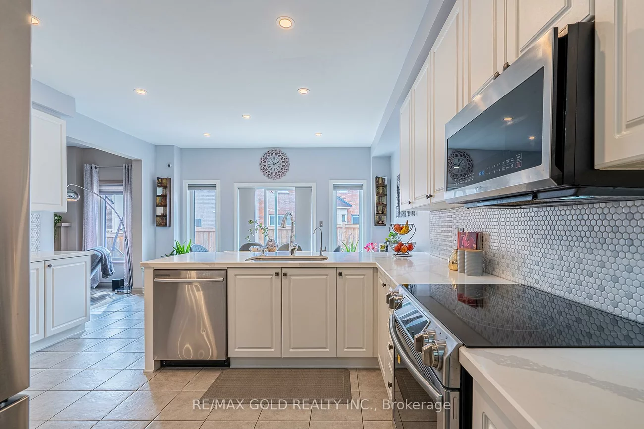 83, Cookview, Sandringham-Wellington, Brampton