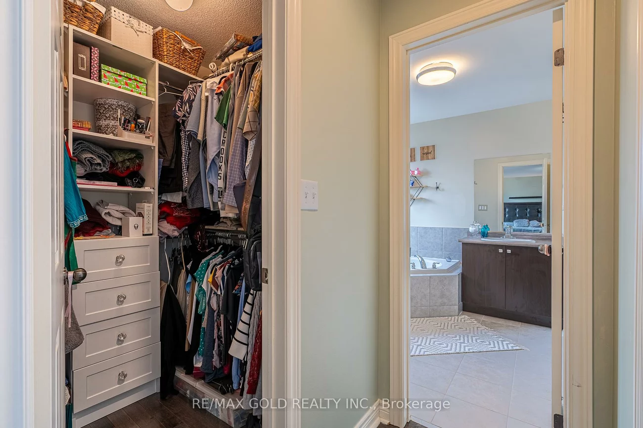 83, Cookview, Sandringham-Wellington, Brampton