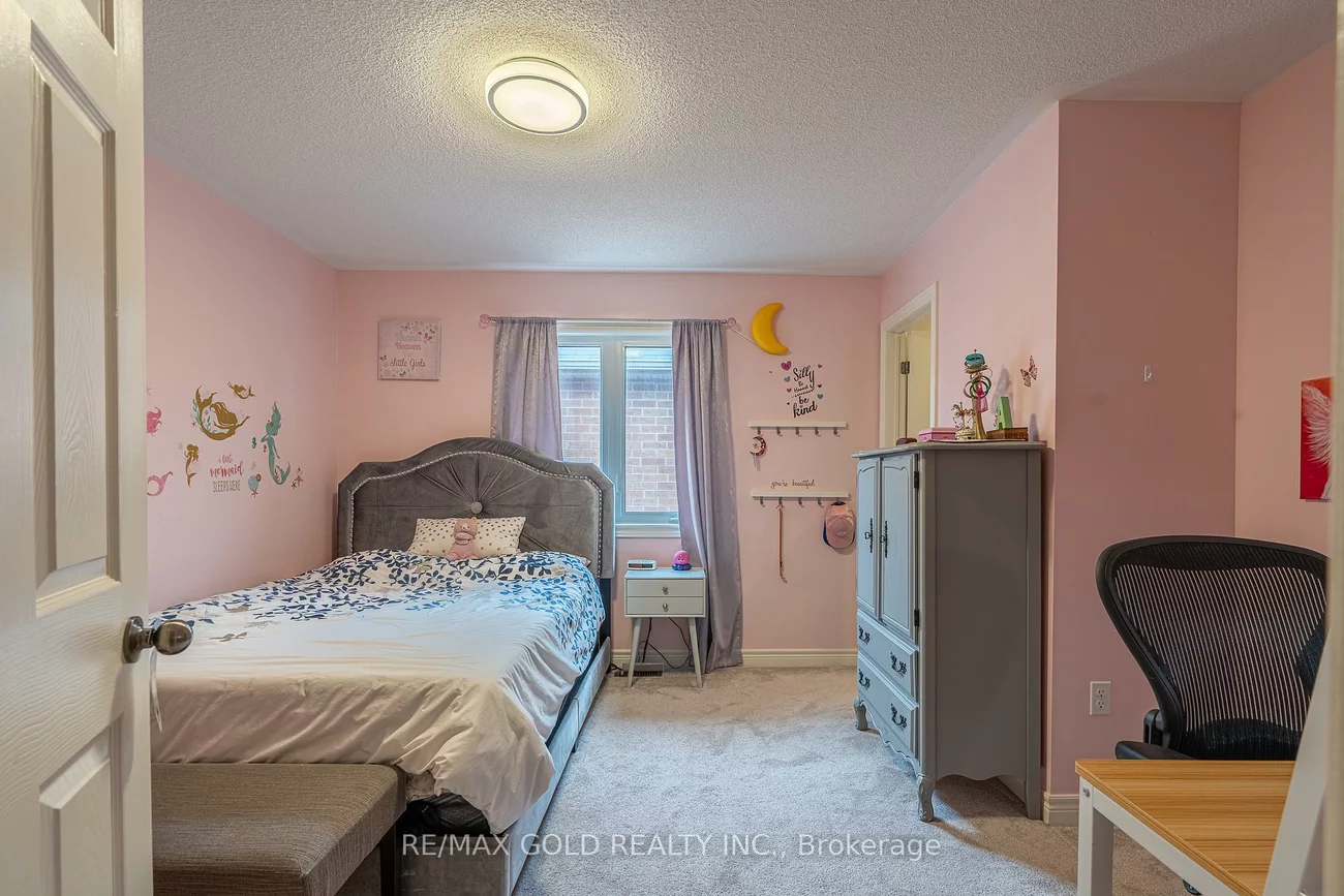 83, Cookview, Sandringham-Wellington, Brampton