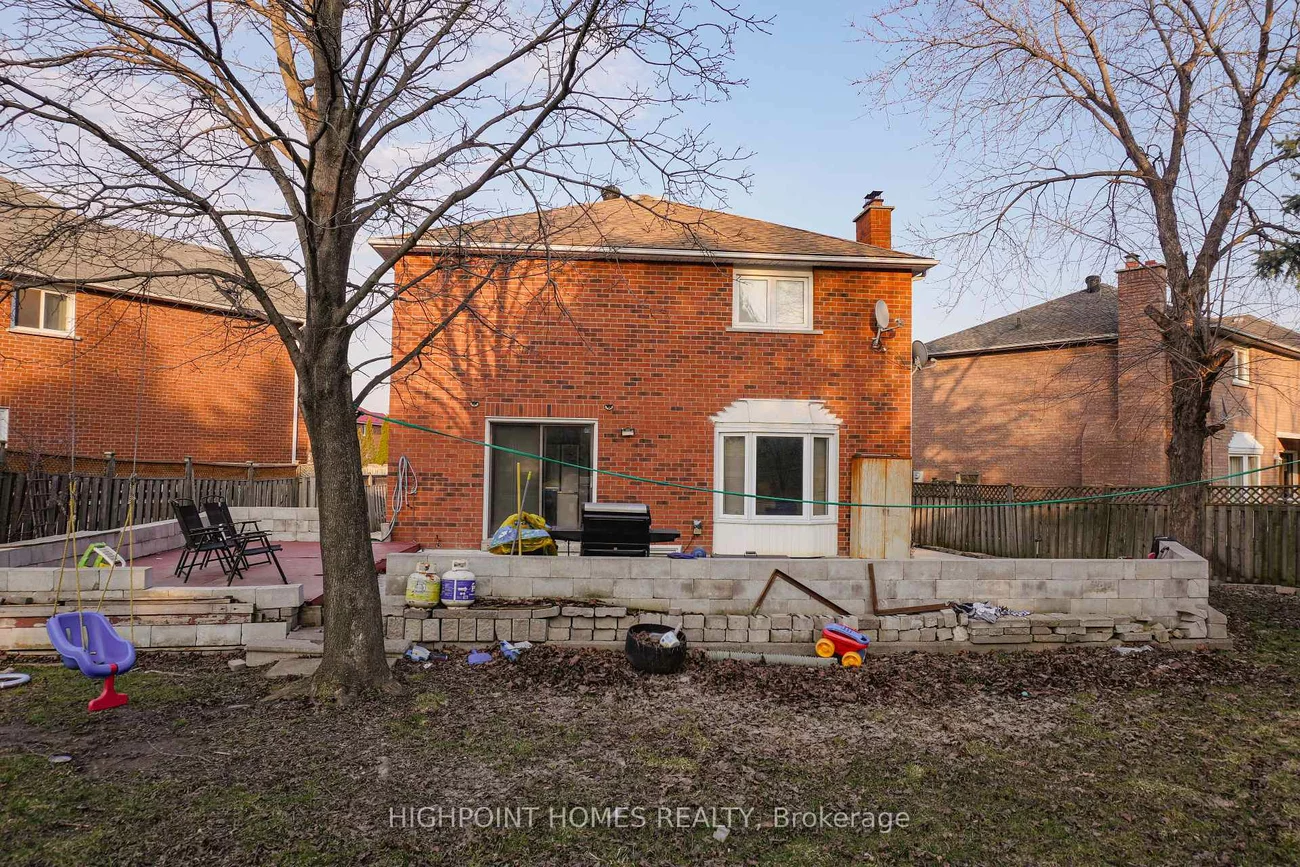 14, Large, Westgate, Brampton