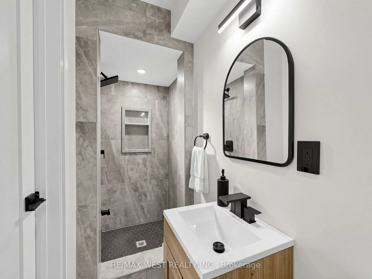 32, Angelfish, Northwest Brampton, Brampton