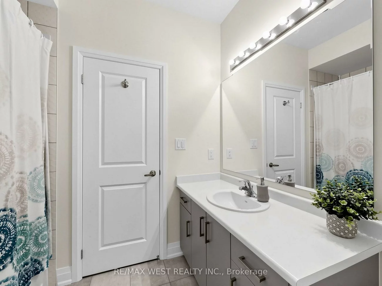 32, Angelfish, Northwest Brampton, Brampton