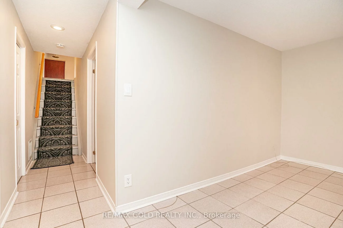 27, Davenport, Southgate, Brampton