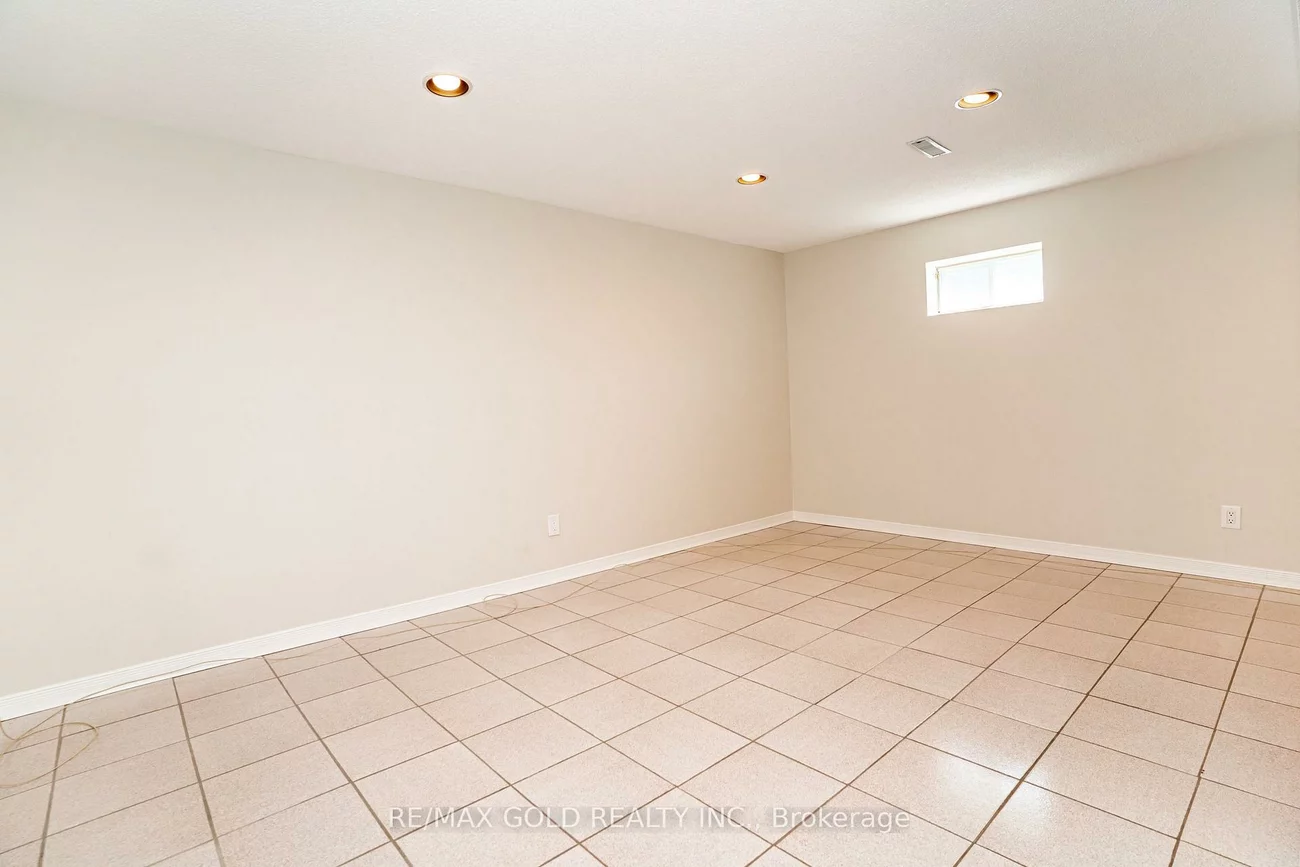 27, Davenport, Southgate, Brampton