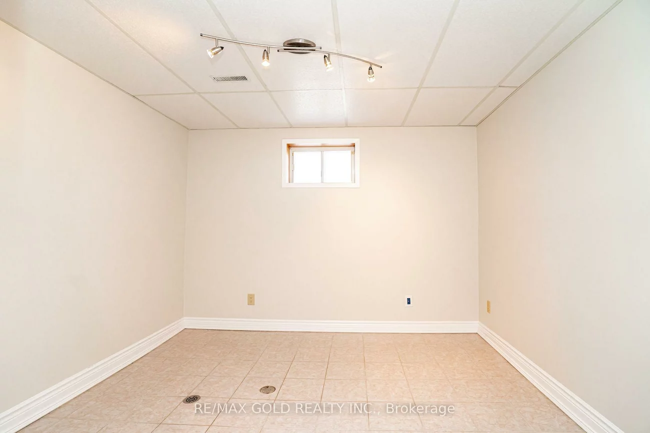 27, Davenport, Southgate, Brampton